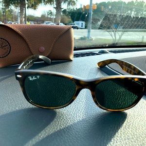 Brand New Women's Tortoise Shell Ray Ban Polarized Shades (New Style/No Tilt)
